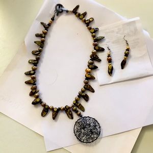 Handmade necklace & earrings - Mother of Pearl